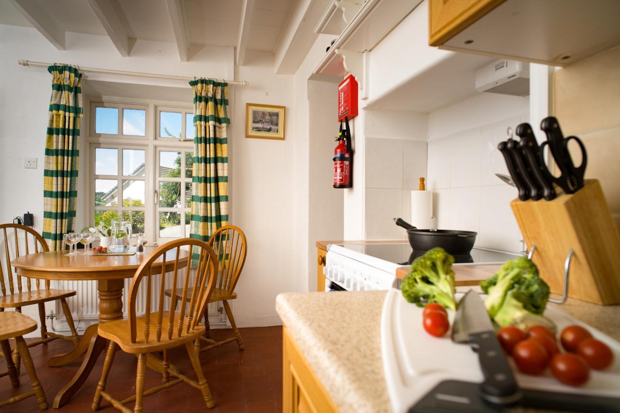 Garden Cottage Newcastle Emlyn Exterior foto